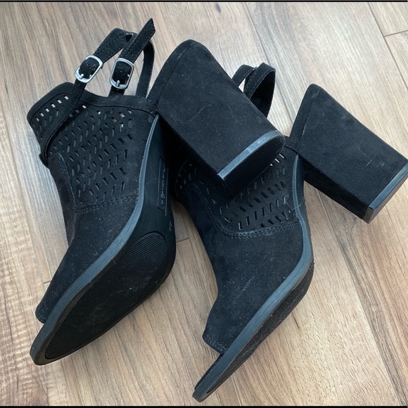 WELDON CAGED BLOCK HEEL SANDAL - Picture 2 of 8